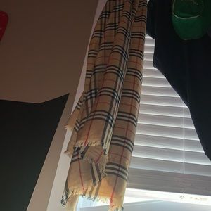 Burberry shawl
